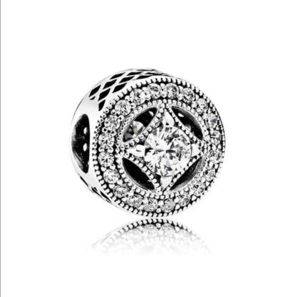Brand New Vintage Allure Charm